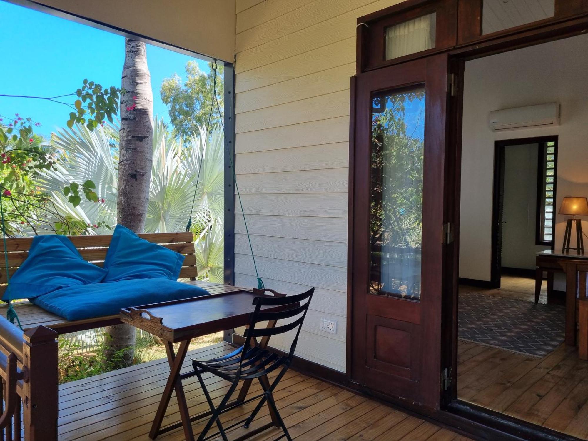 Shanti Ghar Guest House Tamarin Exterior photo